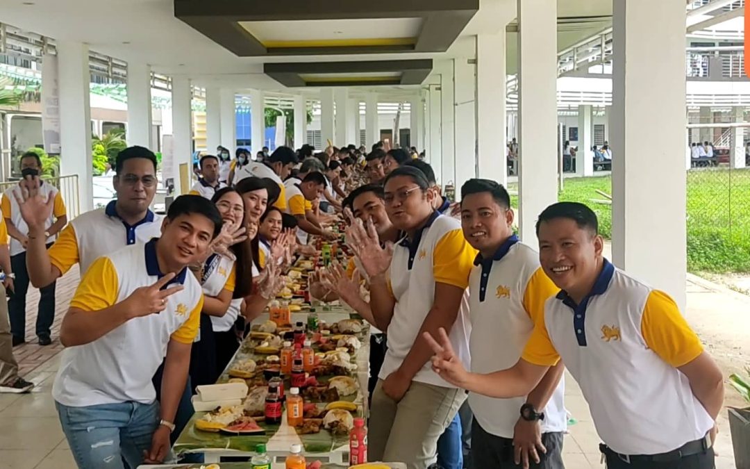 PSU bolsters workforce camaraderie in boodle-fight inspired lunch